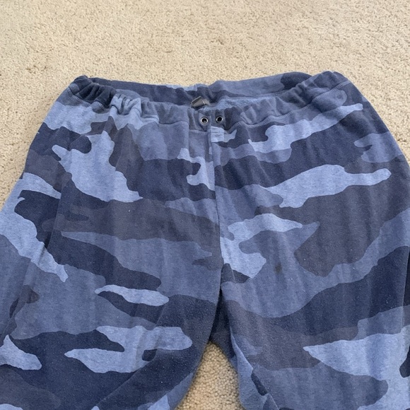 Blue camouflage Aerie Capri joggers - Picture 2 of 7